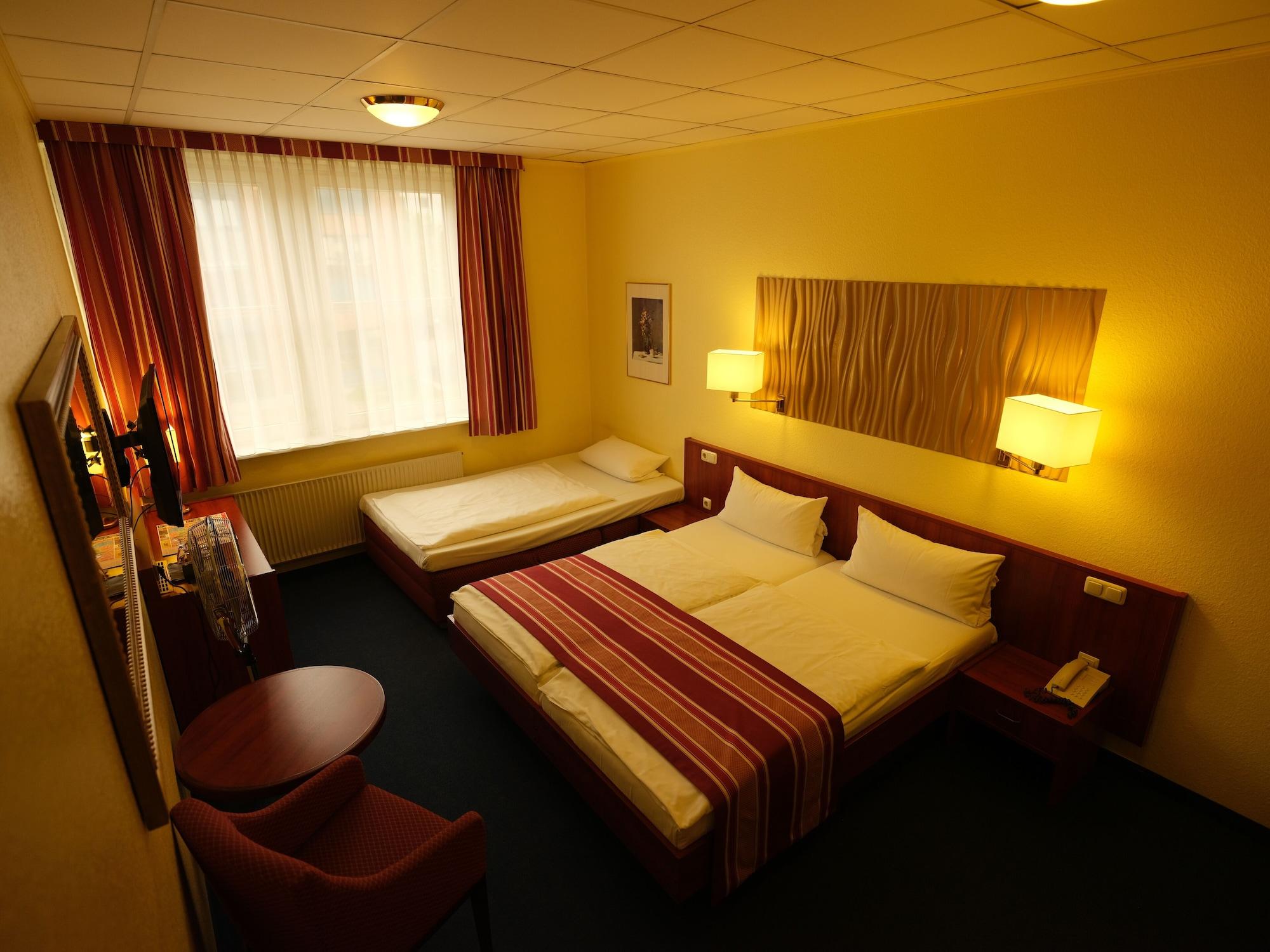 Cabo Nonsmoking-Hotel Hamburg Exterior photo